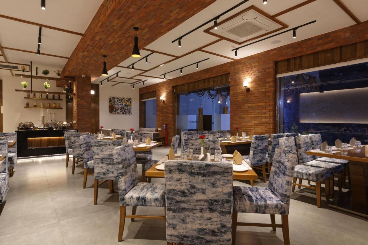 Hotel Flourish International Ahmedabad Exterior photo