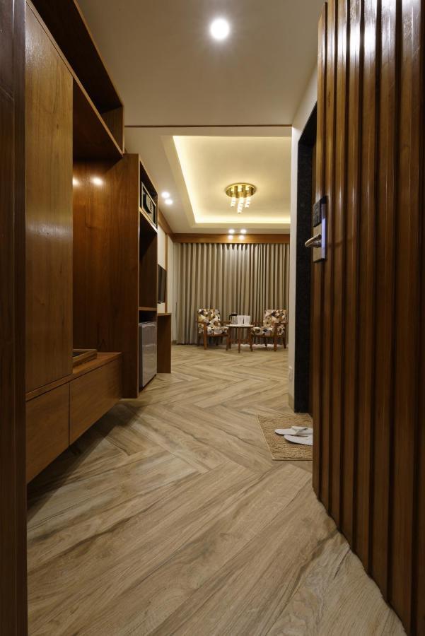 Hotel Flourish International Ahmedabad Exterior photo