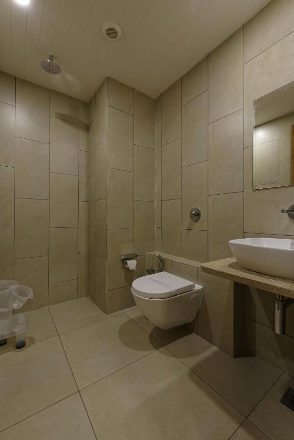 Hotel Flourish International Ahmedabad Exterior photo